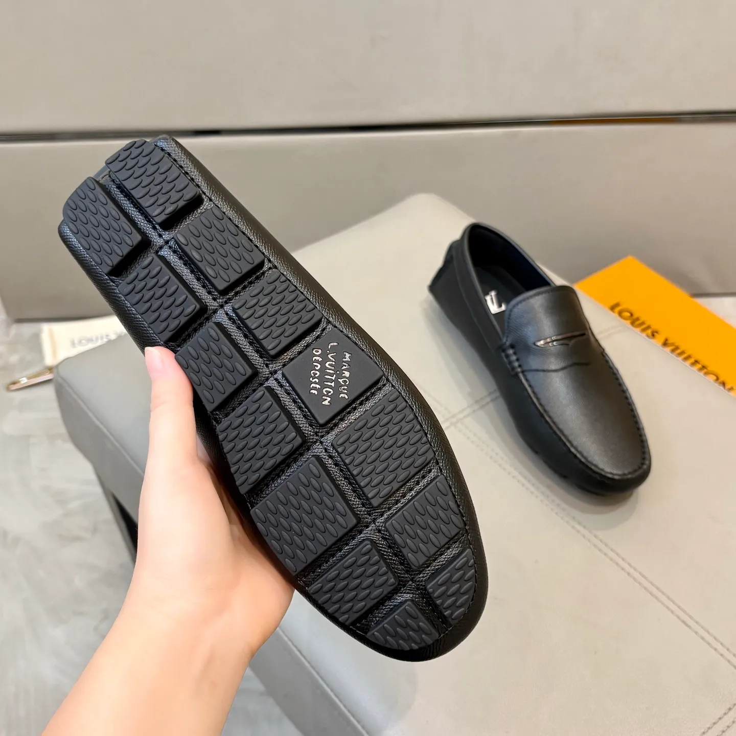 Factory price: 460💰LV men's beanie shoes 2025 official website synchronized <market top version> imported first-layer cowhide ➕ black cowhide original packaging. Size 38-45